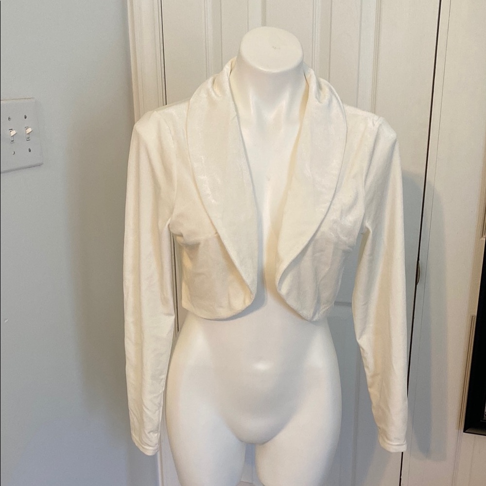 Elegant Cream Women's Shawl